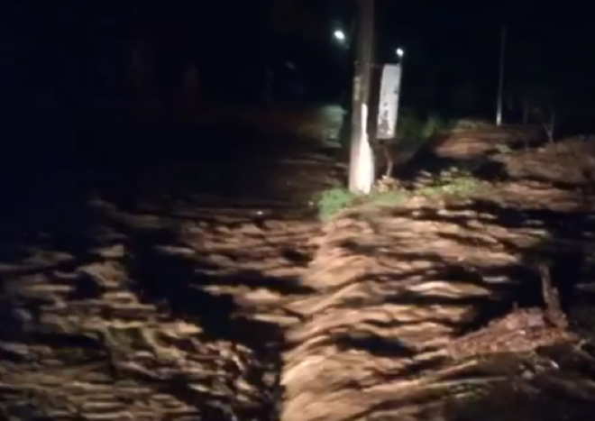 Река заля път в Монтанско след проливния дъжд научи агенция