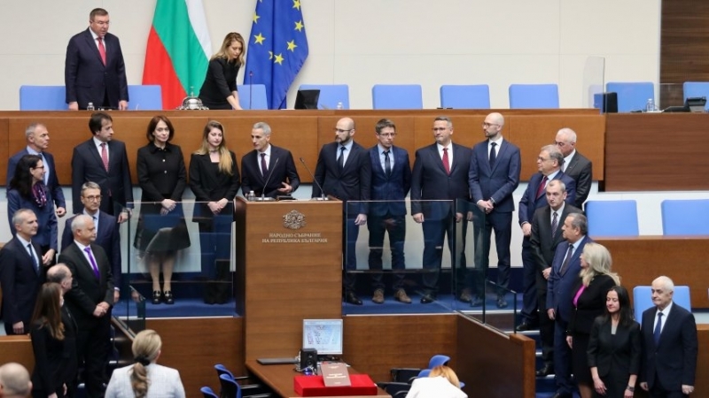 Новият служебен премиер Андрей Гюров и кабинетът му положи официално