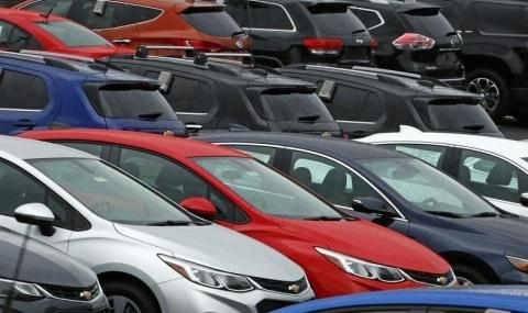 Неправилно изпреварване на няколко коли амбицира 4 ма младежи да създадат