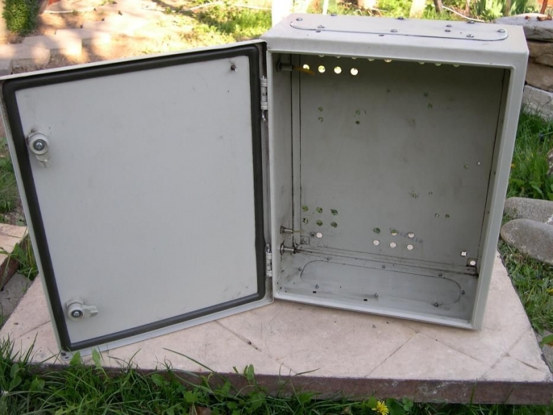 Полицията е заловила мъж потрошил табла за кабелна телевизия във