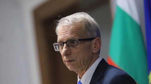 Рано е да се говори за удължаване на учебната година