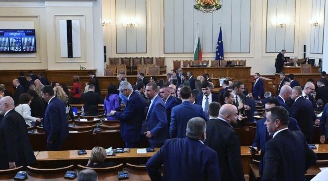 Започва процес на търсене на нова връзка всички започват процес