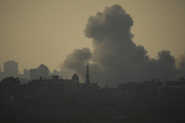 Израелските военни съобщиха че днес сутринта отново са бомбардирали стотици