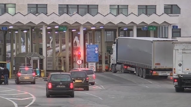 Петима българи са задържани на граничния пункт Промахон за нелегален