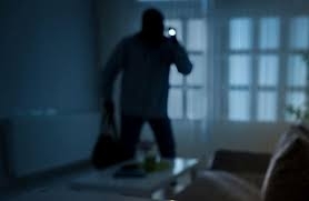 Апаш задигна пари и злато от апартамент в Монтана съобщиха