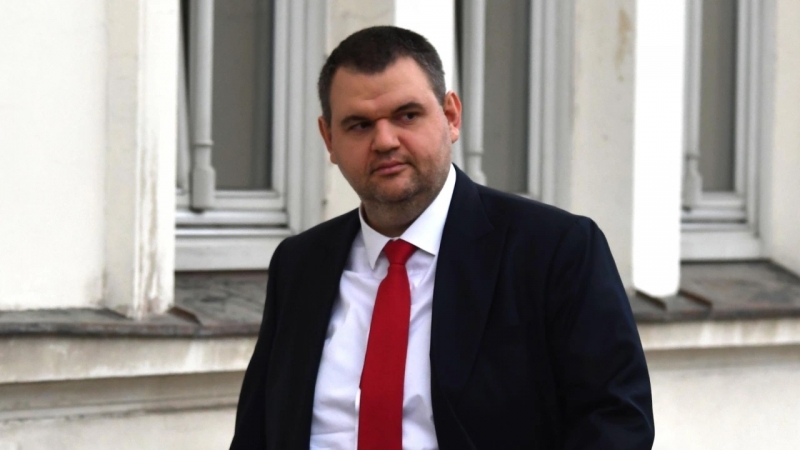 Депутатът от ДПС Делян Пеевски прекара над половин час в