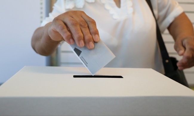 Изборният ден в Обединеното кралство започна в седем часа сутринта и