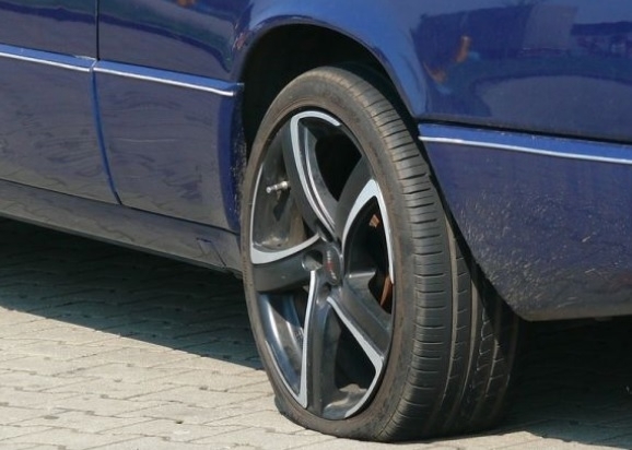 Мъж наряза гумите на колата на свой съселянин във Врачанско