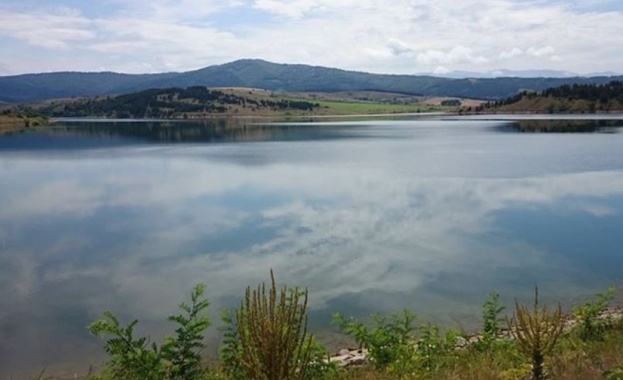 Водата на язовир Долна Диканя е заразена със салмонела и