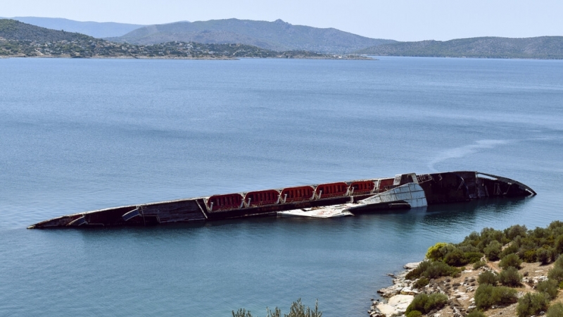 В сряда е било регистрирано замърсяване с нефт по река