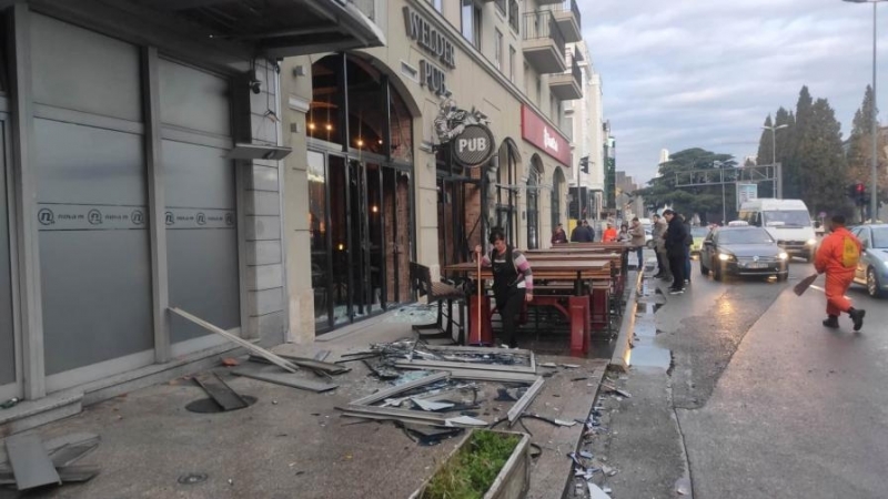 Леки щети са нанесени на българското посолство в Подгорица Черна