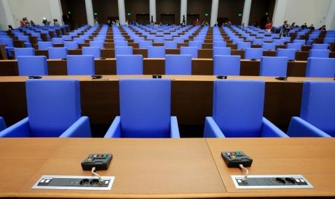 Народното събрание изобщо няма да работи в петък Това стана