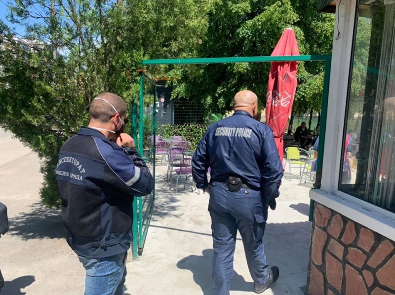 Екипи на Инспектората съвместно с полицията и РЗИ инспектират заведенията