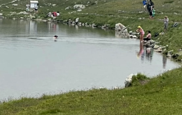 Отново къпане в Рилските езера Жена реши да се охлади