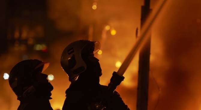 Четирима души изгубиха живота си при пожар в къща в