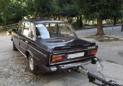 Полицията е свалила номерата на лека автомобил ВАЗ зради шофьор