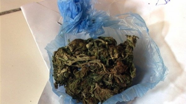 Над 6 кг марихуана, 10 грама метаамфетамин и други вещи