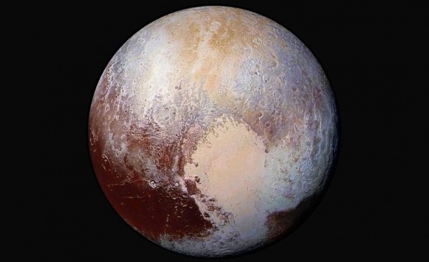 Статутът на Плутон отново беше поставен под въпрос след като