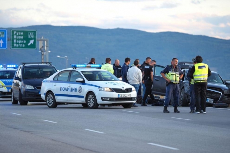 Тежка катастрофа с нелегални мигранти след напрегната гонка в София Инцидентът