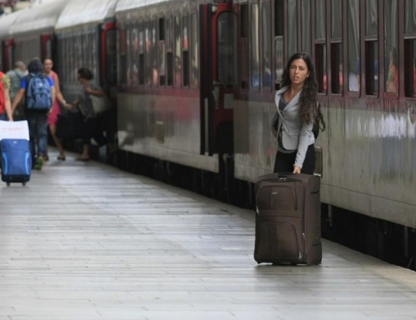 Да се ограничат автобусните превози предлага финансовият министър Владислав Горанов