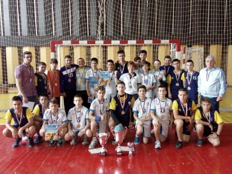 Момчетата V VII клас на Основно училище Христо Ботев във