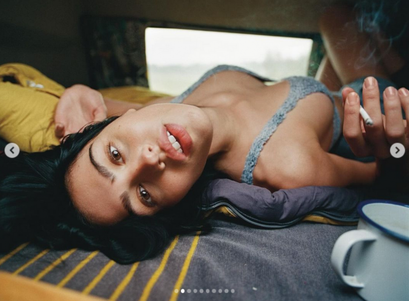 Американската моделка Амелия Грей Хамлин позира топлес за корейската версия