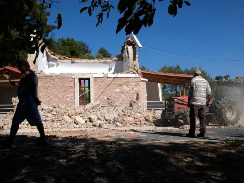 Сеизмичната дейност в района на остров Крит продължава съобщава електронното