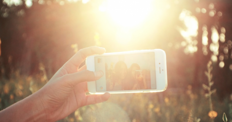 Селфитата са по смъртоносни от атаките на акули Това са констатирали