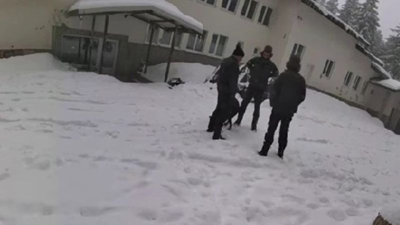 Група от 10 12 мъже с АТВ та е била