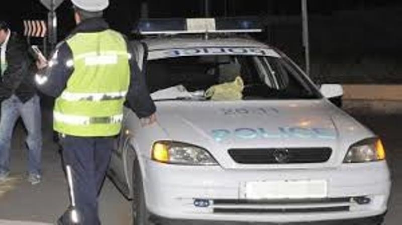 Пиян на кирка мъж бе заловен зад волана в Криводол