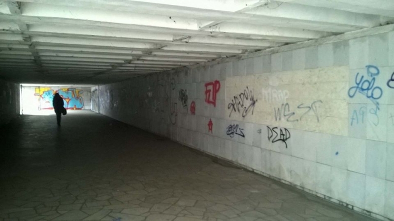 Метална решетка се стовари върху дете в подлез