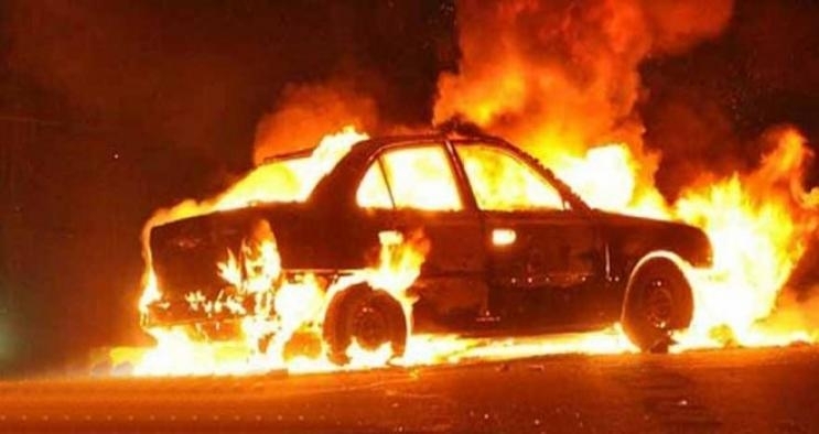 Кола изгоря при пожар в ломско село