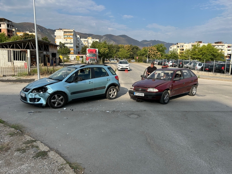 Две коли се удариха на кръстовище във Враца видя отново