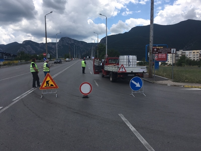 Надлезът до КАТ във Враца е затворен за движение видя