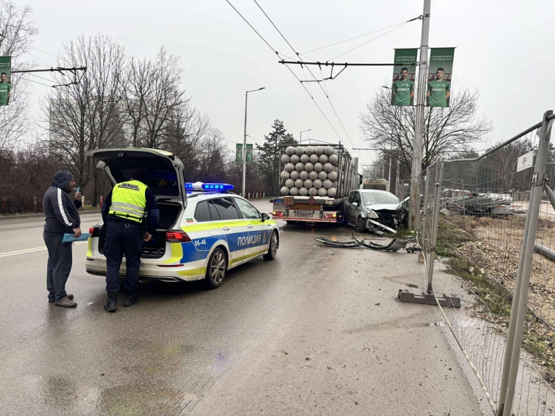 Тежка катастрофа е станала преди минути на влизане във Враца