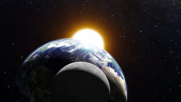 Денонощията на Земята се удължават защото Луната се отдалечава от нас и това