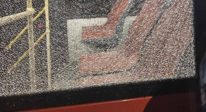 Стрелба по автобус на градския транспорт в Перник /снимка/