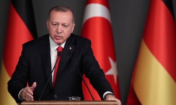 Изтребители Ф 16 на военновъздушните сили на Турция и артилерийски части