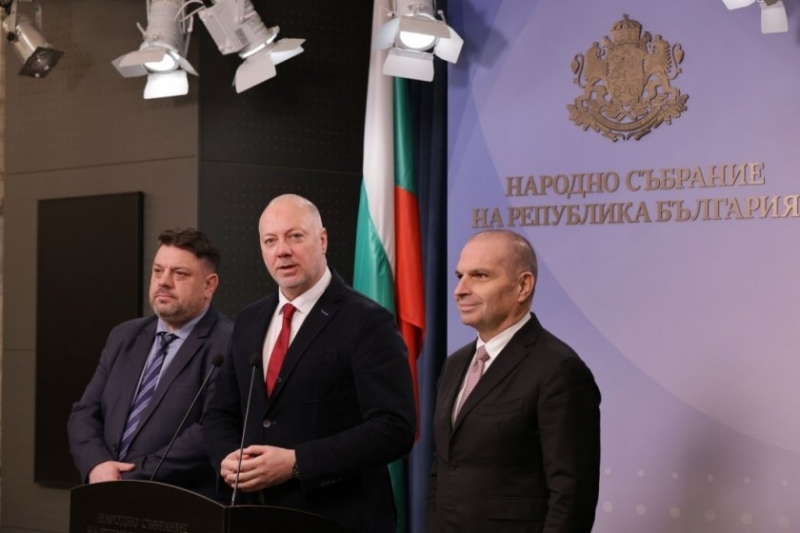 Мълва в парламента: БСП разтуря коалицията