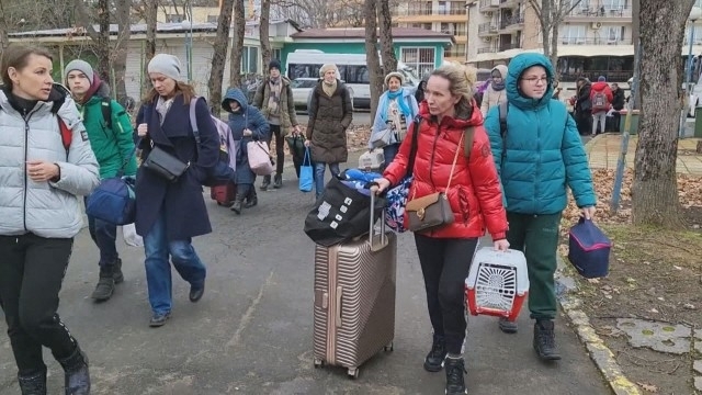 В случай че украинците в трудостпособна възраст които влязат в