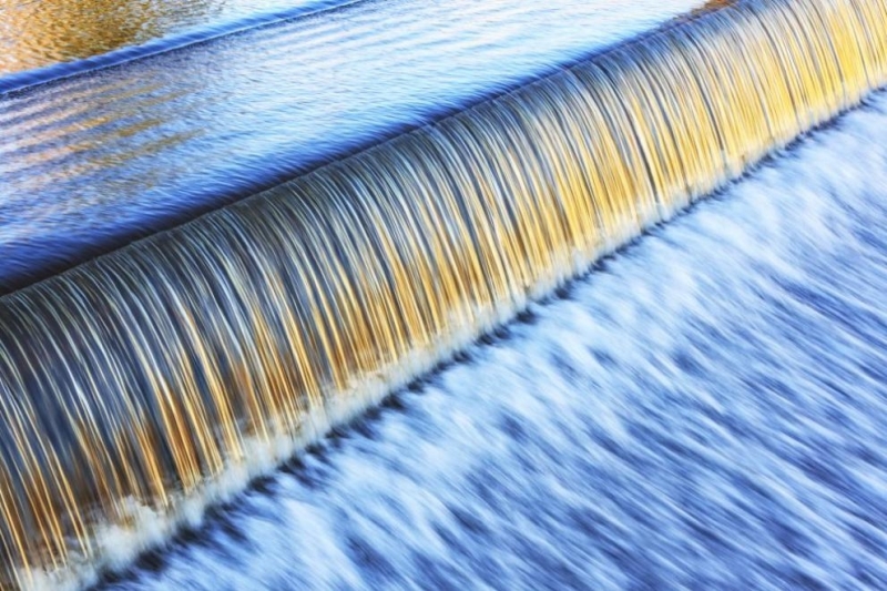 Нерегламентирано къпане в микроязовир завърши фатално за млад мъж съобщиха