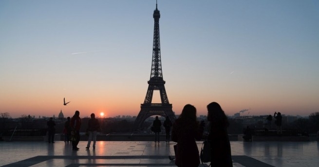 Айфеловата кула днес навършва 129 години