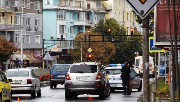 Пиян пешеходец пострада при странна катастрофа в Бяла Слатина научи