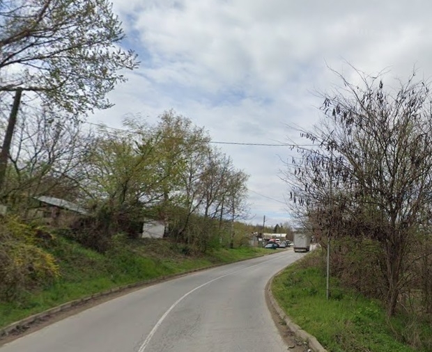 Ремонт затвори временно пътя на излизане от Лом в посока