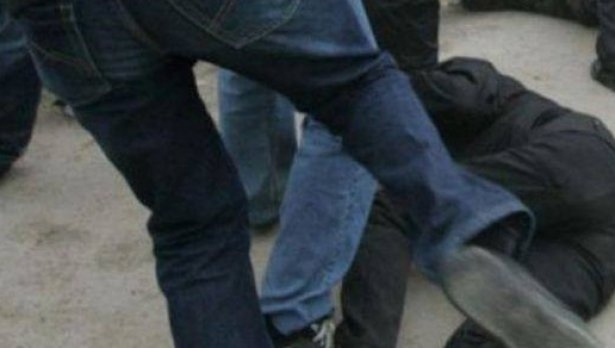 Двама души са задържани за нанесения побой над варненец пред