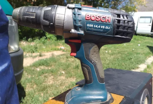 Заловен е бандитът който задигна два винтоверта и инструменти от