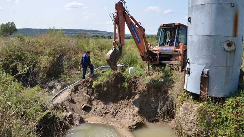 Тежка авария на водопровод потопи Лом в жажда и суша