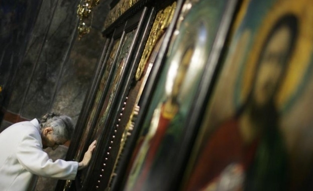 Полицаи задържаха 31 годишен опитал да извърши кражба от църковен