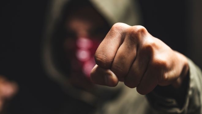 Бандит нападна и преби 24 годишен край Враца съобщиха от областната