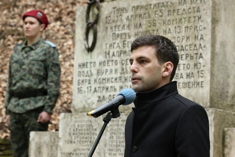 Стотици българи се събират на поклонение в историческата местност Оборище